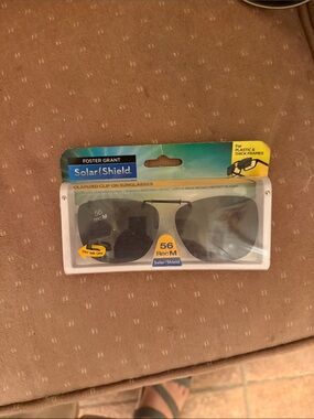 Foster Grant SolarShield Polarized Clip-On Sunglasses - Dark Gray Lenses